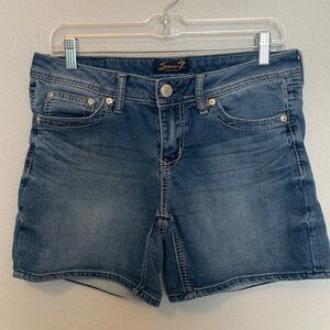 Seven7 Denim Shorts Medium Wash Size 6